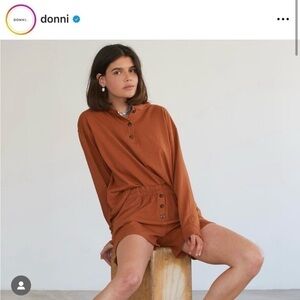 DONNI Long Sleeve Henley Cinnamon